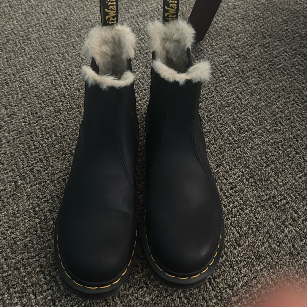 Dr. Martens 2976 Chelsea Boots.  Size 9. Black
